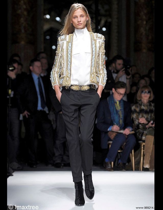 Instructions:Long live neo-bling! 