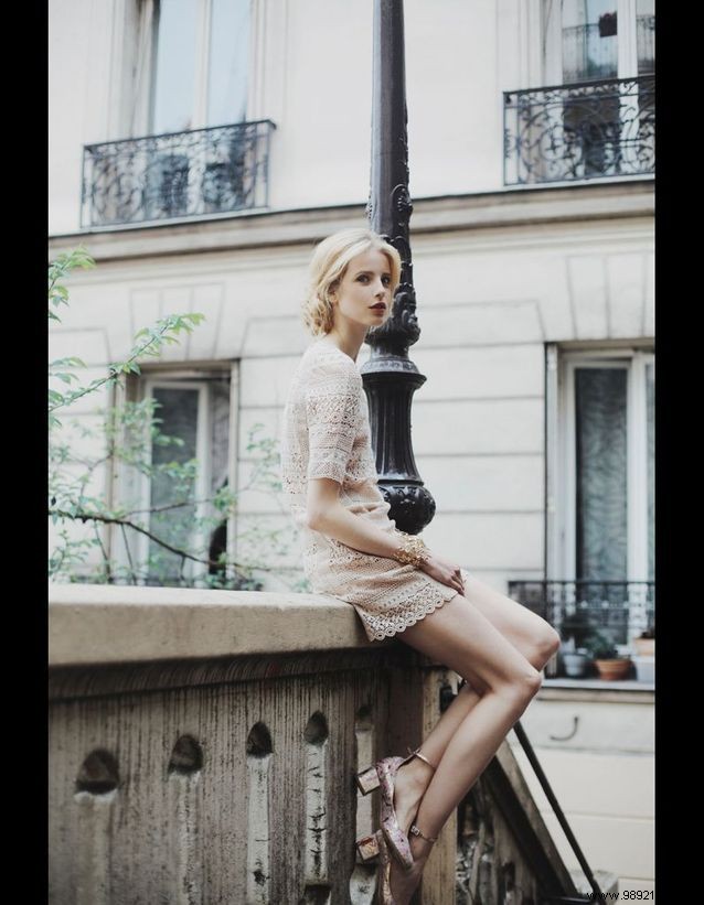 How do I dress for a friends wedding? 