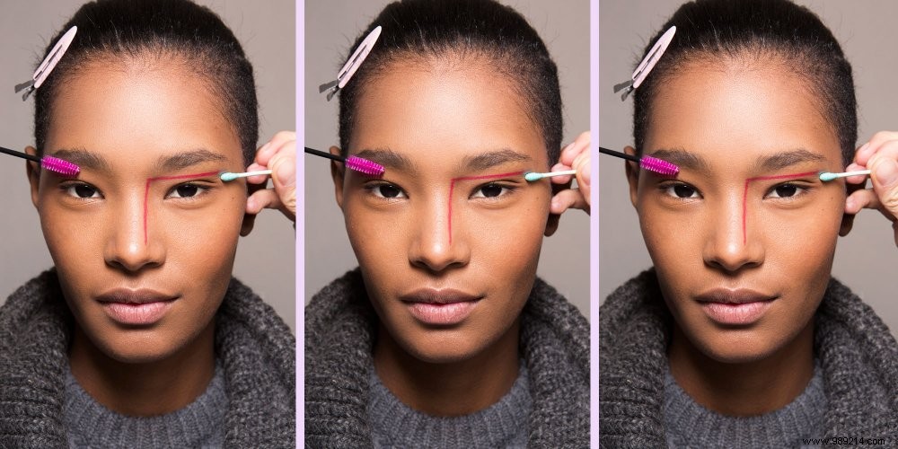 How to apply makeup without brushes? 