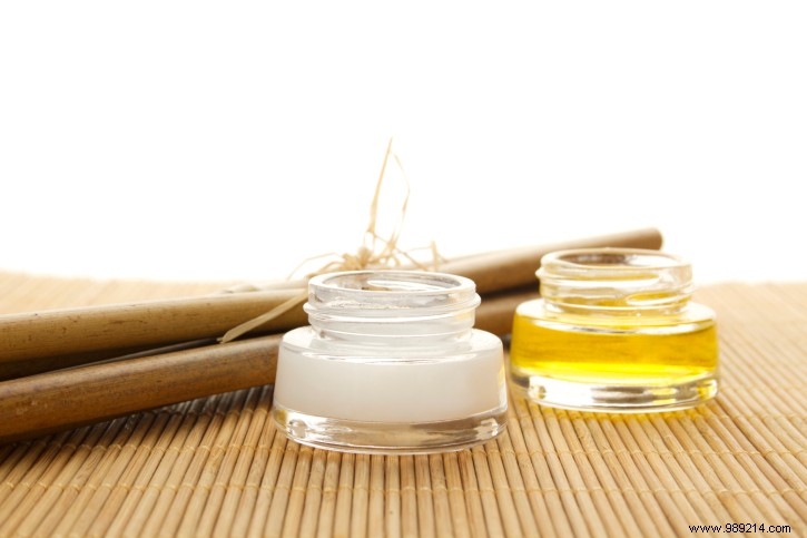 My beauty recipe of the day:night cream with sweet almond oil (dry skin) 