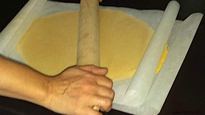 Dough That Sticks to the Roller? The trick to spread it easily WITHOUT flour. 