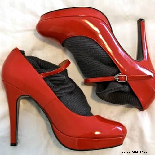 Shoes Too Small? 12 Tricks To Enlarge Them EASILY. 