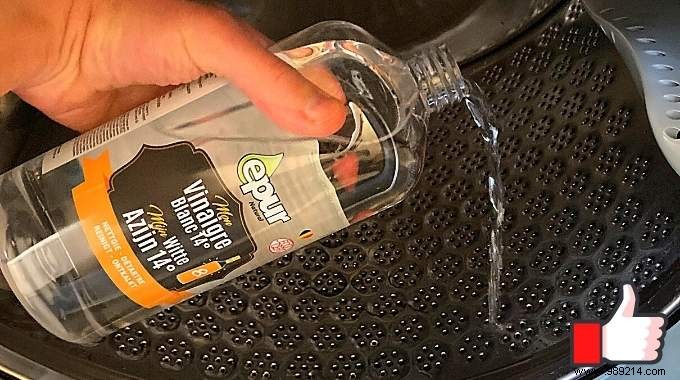 The Simple Trick To Clean Your Washing Machine Thoroughly. 