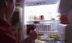 How to Store a Pack of 12 Cans in the Fridge in 4 Seconds. 