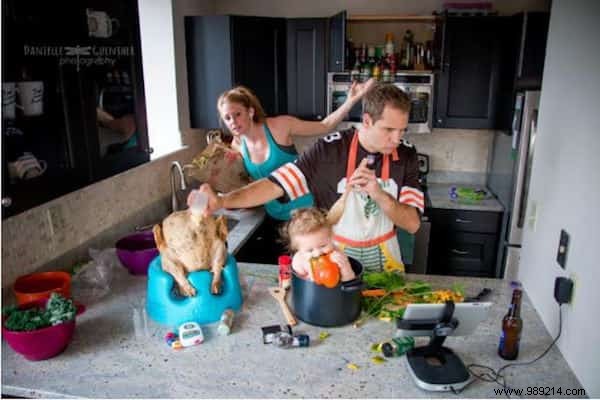 17 Photos That Show the Real Life of Parents! Because being a parent is not easy every day... 