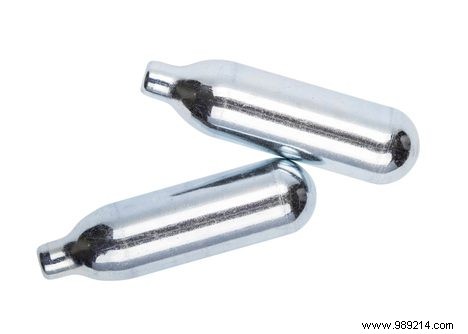Time for research:more and more laughing gas tubes on the street 