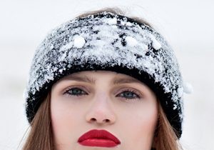 How do you wear red lipstick? 