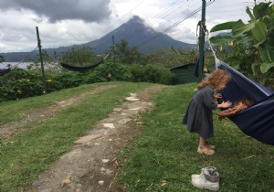How to deal with jet lag when traveling with children? 