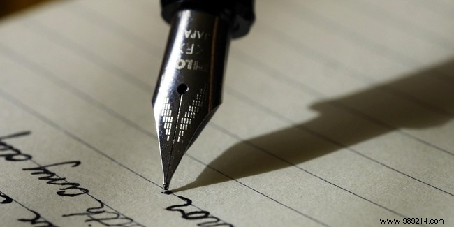 How to write a condolence letter without making an odd impression? 