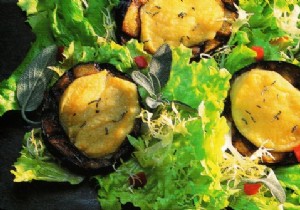 Aubergine toast with goat cheese 