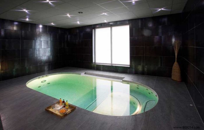 Why prefer the swimming spa to the traditional swimming pool? 