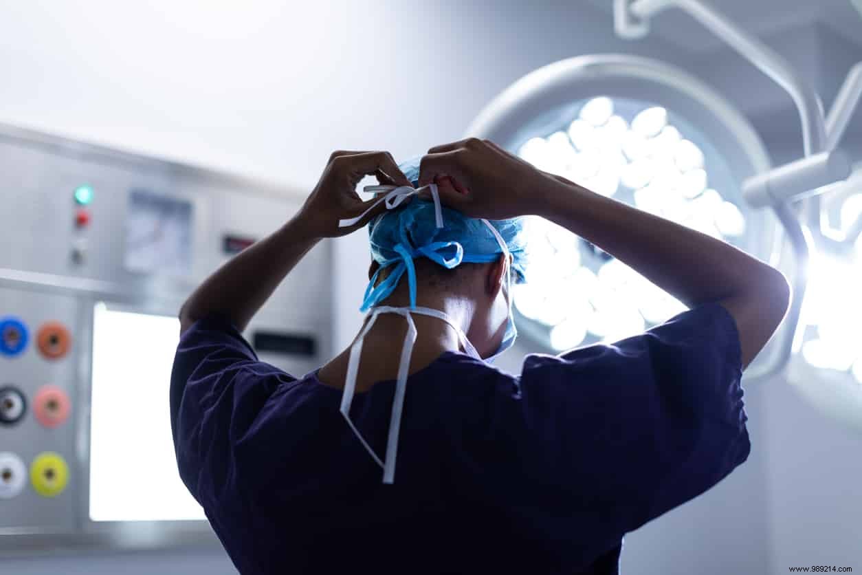 One in ten people remain conscious under general anesthesia 