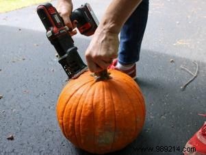How to make a pumpkin totem pole for Halloween