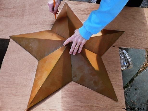 Make a Rustic Driftwood Star Decoration